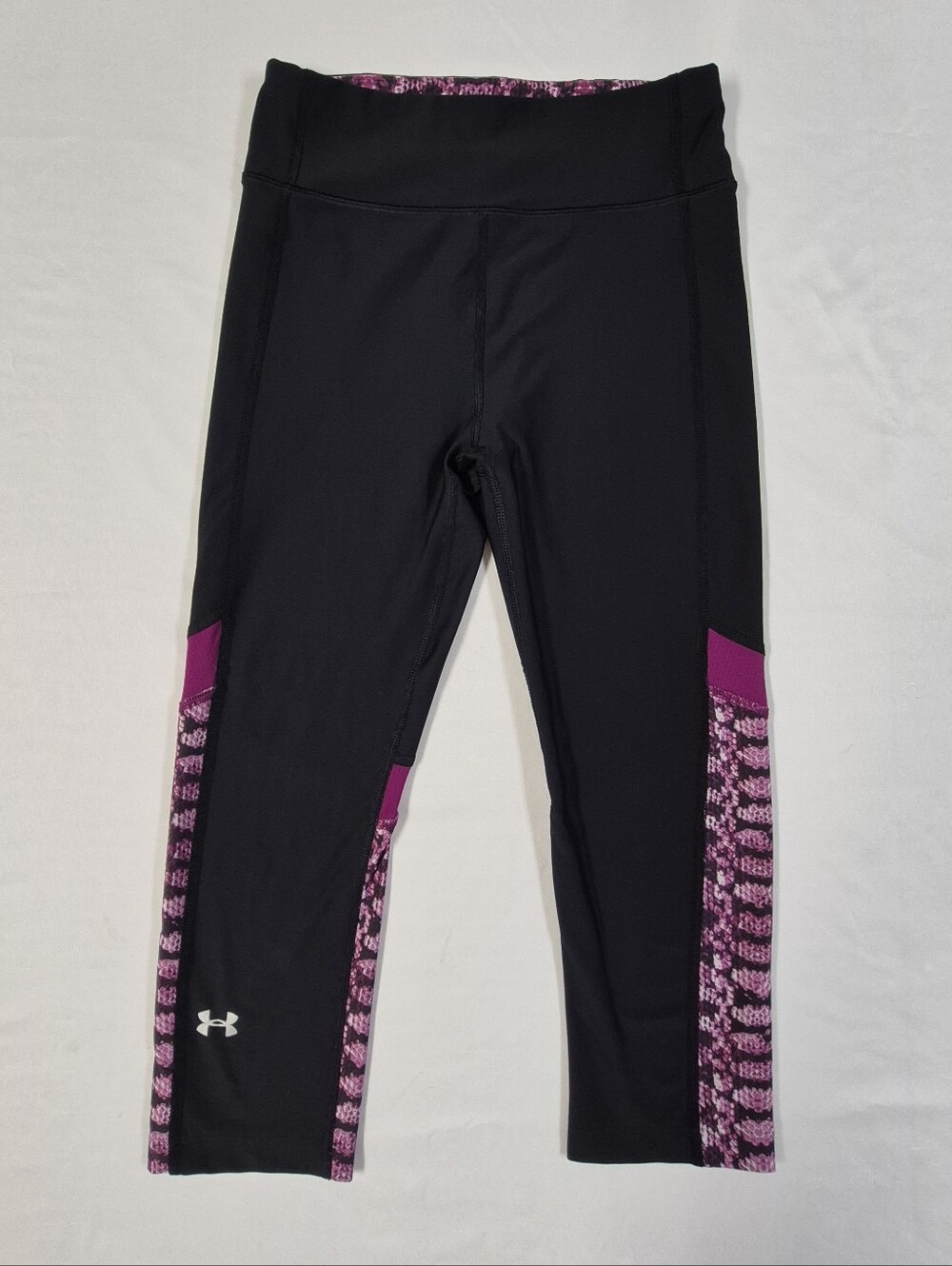 Under Armour HeatGear Black And Magenta Snake Print Alpha Capri Leggings Small